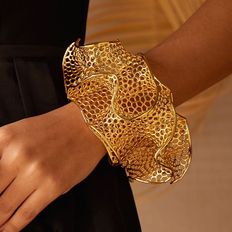 سوار IVOG بتصميم بتلات ذهبية ا - مراجعة Women'S Fashion Website وسعره